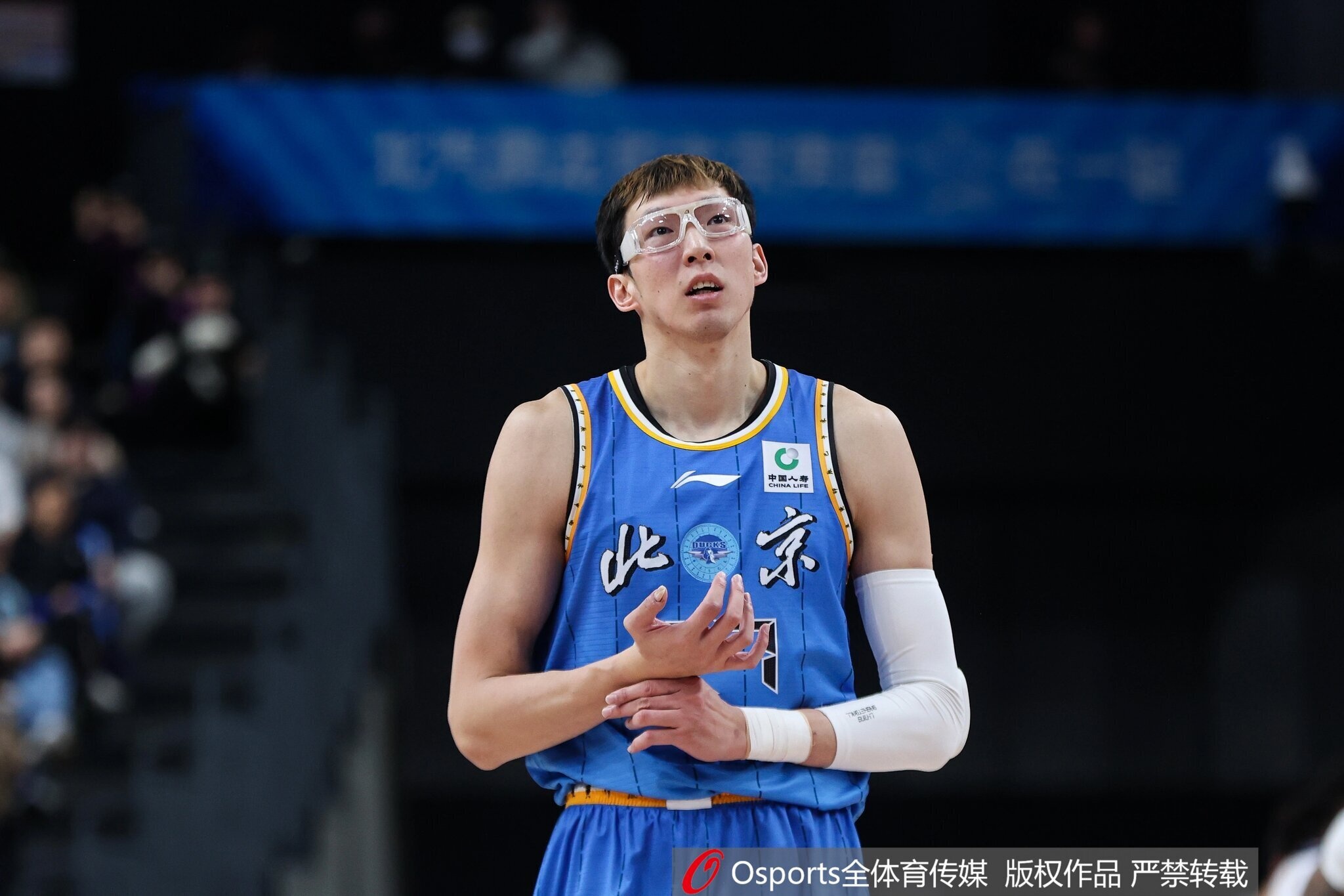 开云网页-直播吧:周琦眼伤还需要观察 但伤情比去年要轻