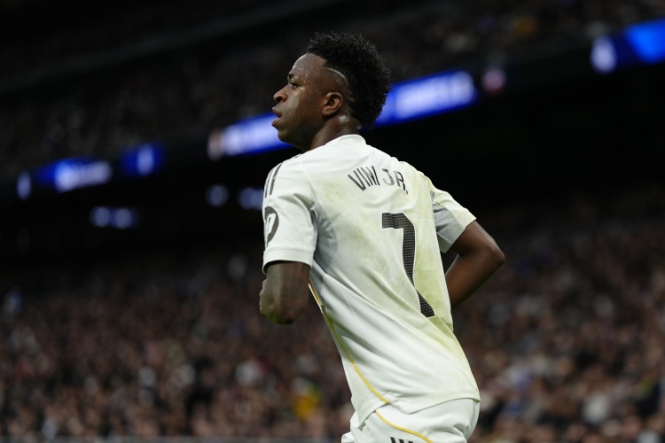 开云-罗马诺:维尼修斯公开表态想留队,老佛爷开的续约合同一直都有效